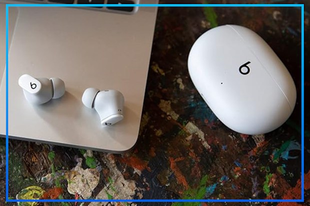 9PR: Beats Studio Buds