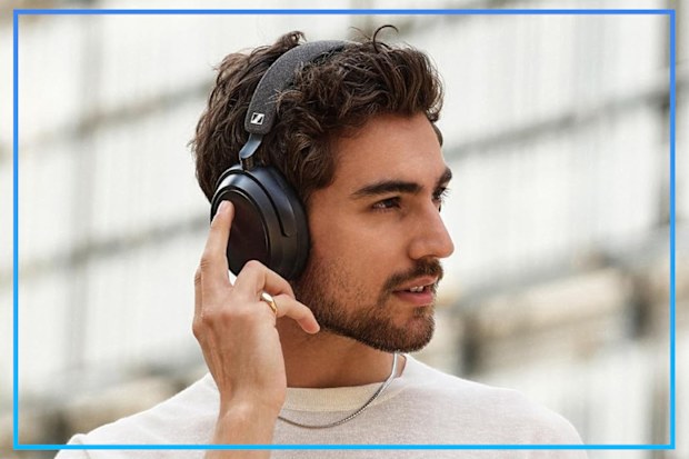 9PR: Sennheiser Momentum 4 Special Edition Headphones