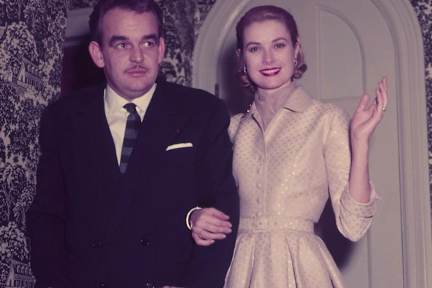 Grace Kelly and Prince Rainier announce their engagement, 1956