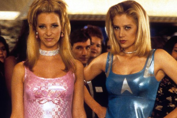 Lisa Kudrow and Mira Sorvino in Romy and Michele's High School Reunion.