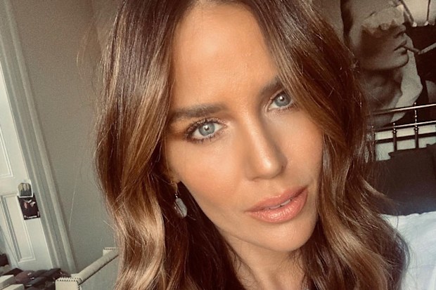 Jodi Anasta selfie
