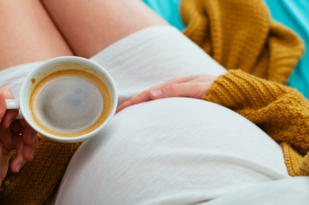 Starbucks employee refuses pregnant woman caffeine