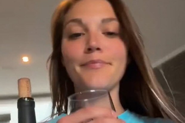 woman tries to date man in building tiktok