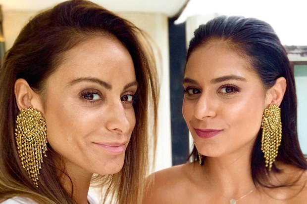 The Bachelor 2019 Danush Deravi, sister Desiree Deravi