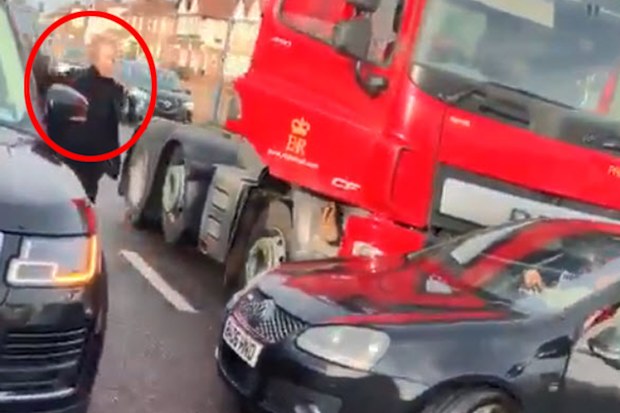 Ellie Goulding, car accident, truck, London, highway, video