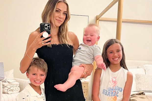 Jana Kramer with her kids