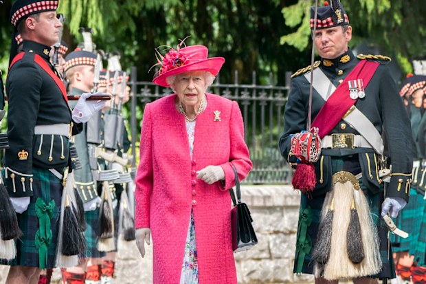 Queen Elizabeth arrives at Balmoral Castle for first summer stay without  Prince Philip | Nine.com.au