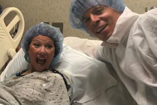 Couple weds 30s before baby is born