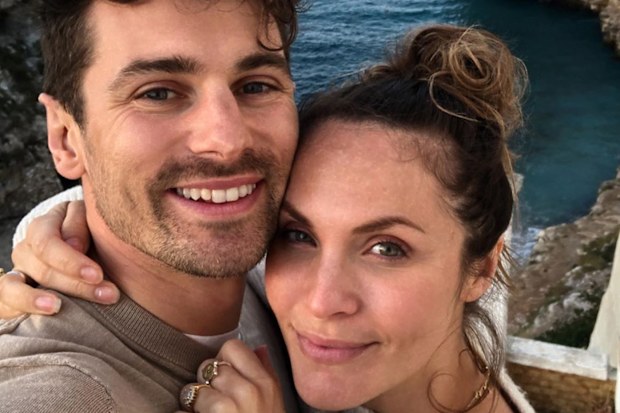Larua Byrne, Matthew Johnson, Matty J, The Bachelor, selfie
