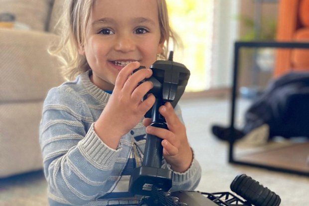 Ollie Arya was diagnosed with leukaemia after his mum noticed a splinter in his toe.