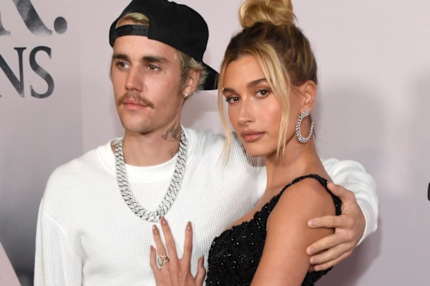 Justin Bieber, Hailey Baldwin, YouTube, premiere, pinky