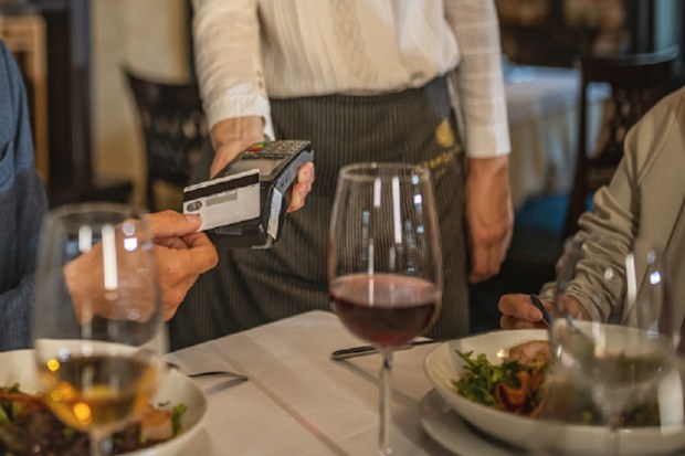 first date etiquette who should pay