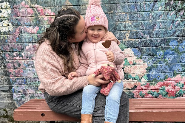 Samantha with daughter Allegra after she finished cancer treatment.
