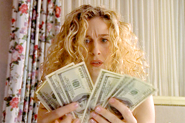 HBO Sex and the City Carrie holding up money