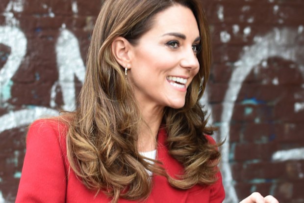 Kate Middleton glossy hair bouncy blow dry