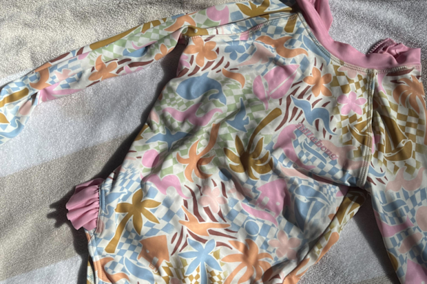 Mums shares a warning about the colour of swimsuits in pools