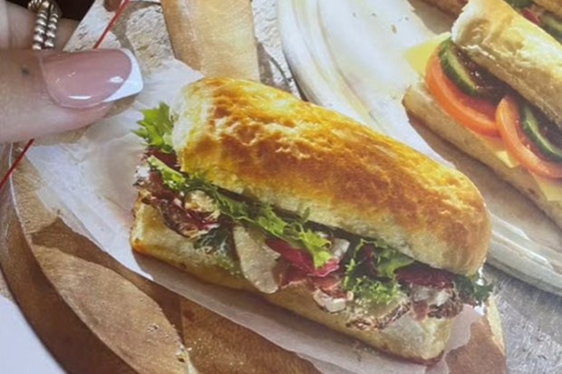Inflight sandwich Jet2 TikTok