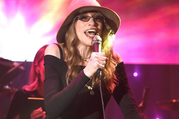 Carly Simon performing in 2016