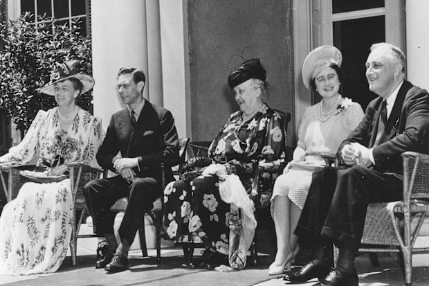 American President Franklin D. Roosevelt (1882 - 1945) (right), his wife, First Lady Eleanor Roosevelt (1884 - 1962) (left), and mother, Sara Roosevelt (1854 - 1941), host King George VI (1865 - 1936) (second left) and his wife, Queen Elizabeth (1900 - 2002), at their home in during a State Visit, Hyde Park, New York, June 11, 1939. (Photo by Photoquest/Getty Images)