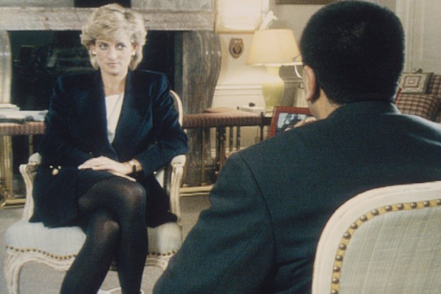 Martin Bashir interviews Princess Diana in Kensington Palace for the television program Panorama. 