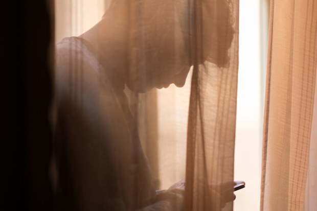 Woman reunites with cheating ex-husband then catches him 'sexting' others