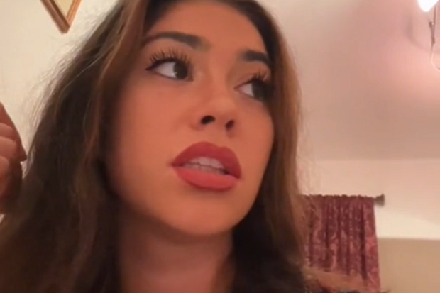 Woman man bedroom photo reaction