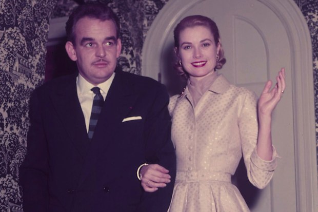 Grace Kelly and Prince Rainier announce their engagement, 1956