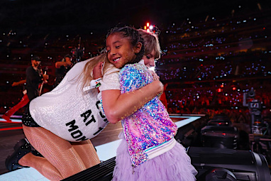 Kobe Bryant's daughter gets the 22 hat