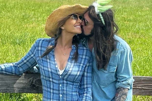 Elizabeth Hurley and Billy Ray Cyrus celebrating Easter