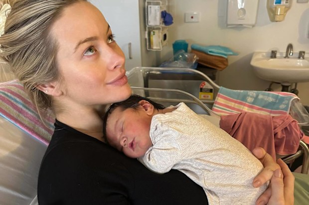 Simone Hotlznagel with daughter Gia.