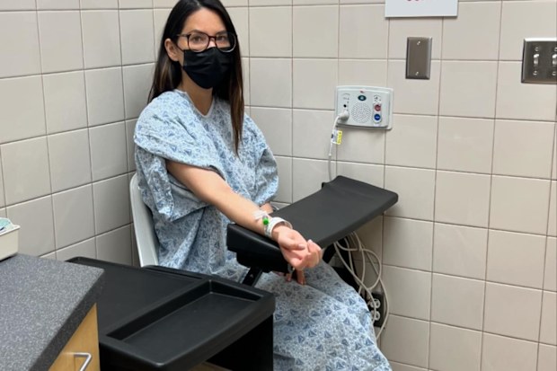 Olivia Munn reveals breast cancer diagnosis and double mastectomy