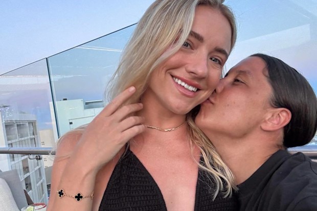 Kristie Mewis and Sam kerr