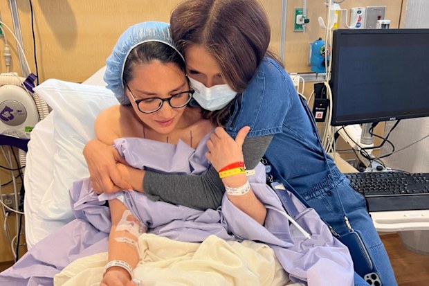 Olivia Munn reveals breast cancer diagnosis and double mastectomy