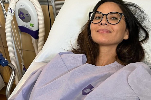 Olivia Munn reveals breast cancer diagnosis and double mastectomy