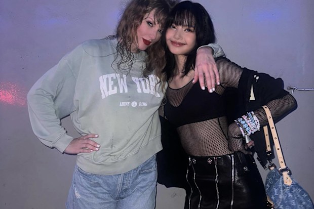 Thai singer Lisa from Blackpink with taylor swift 