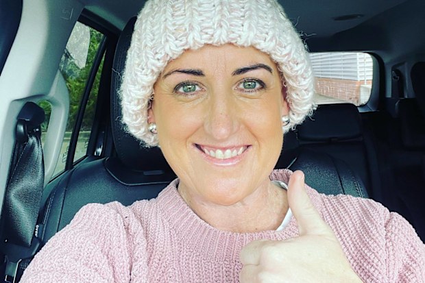 Naomi Richards lost her hair and covered up with beanies during cancer treatment.