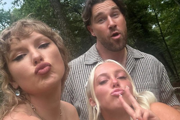 Taylor Swift Travis Kelce at wedding