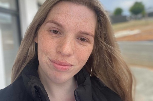 Deanna Wallis stopped counting the cost of managing her endometriosis after dropping more than $30,000 on IVF.