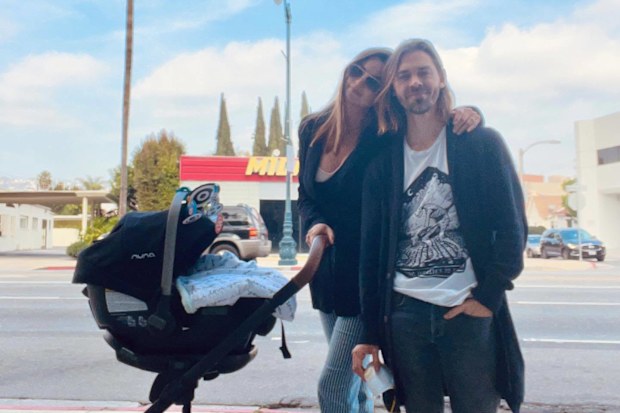 Tom Payne and Jennifer Akerman
