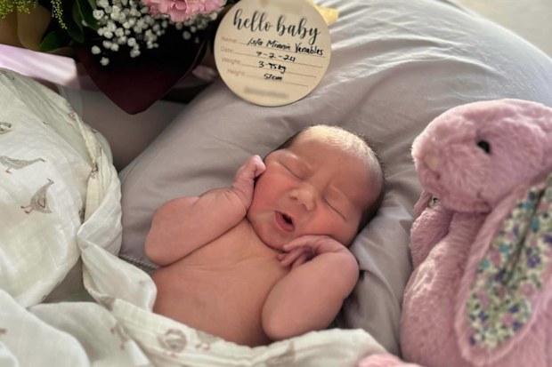 Scherri-Lee Biggs gives birth baby girl