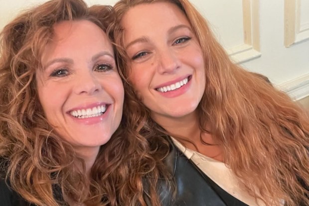 Robyn Lively and Blake Lively 