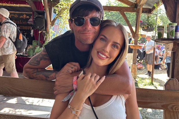 Louis Tomlinson and Lottie Tomlinson at Glastonbury 2025