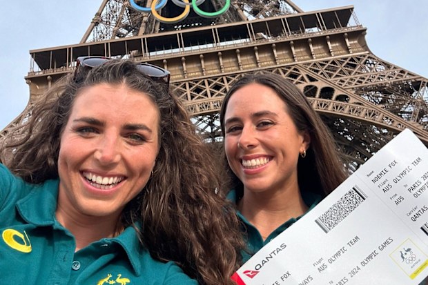 Noémie Fox with her sister Jess Fox in Paris for The Olympics.