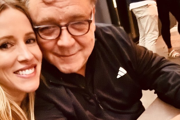 Britney Theriot and Russell Crowe 