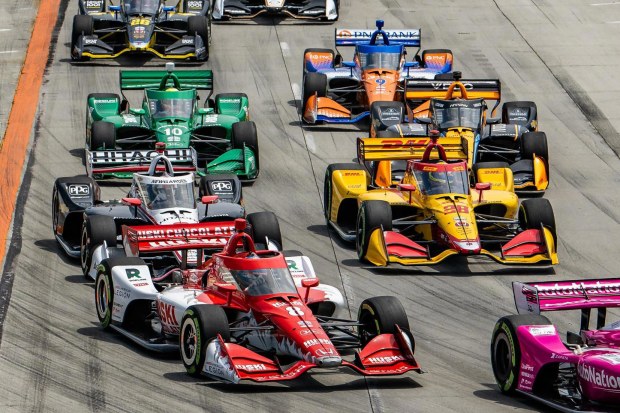 Marcus Ericsson in the No.8 entry heads into turn one at the start of the Long Beach Grand Prix.