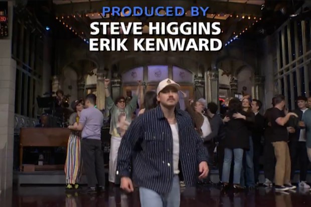 Morgan Wallen exits stage early during Saturday Night Live appearance.