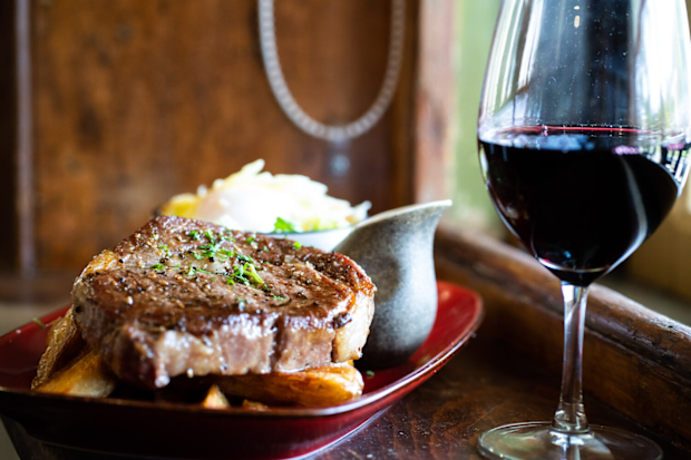 Magpie and Stump steak and red wine