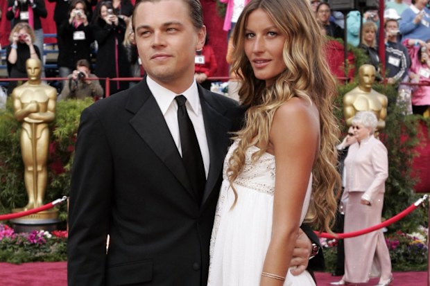 Leonardo DiCaprio, left, and Gisele Bundchen arrive at the 77th annual Academy Awards in Hollywood at the Kodak Theatre at Hollywood & Highland on February 27, 2005