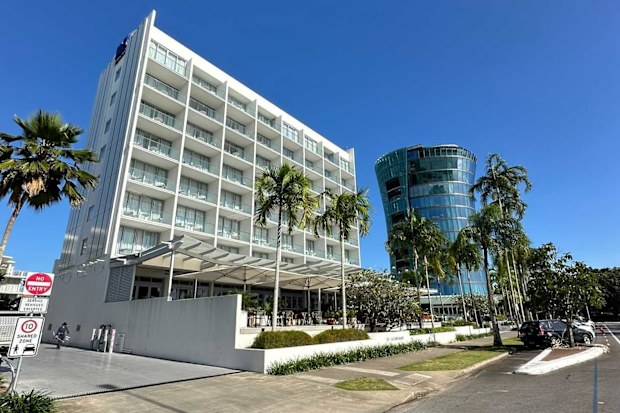 sami lukis winter escapes cairns