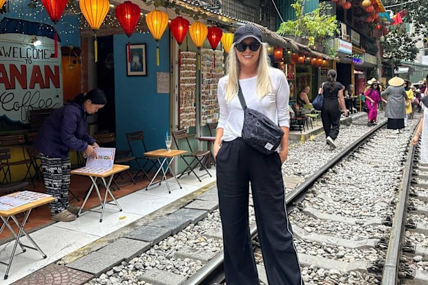 sami lukis flies business class to vietnam with vietnam airlines
